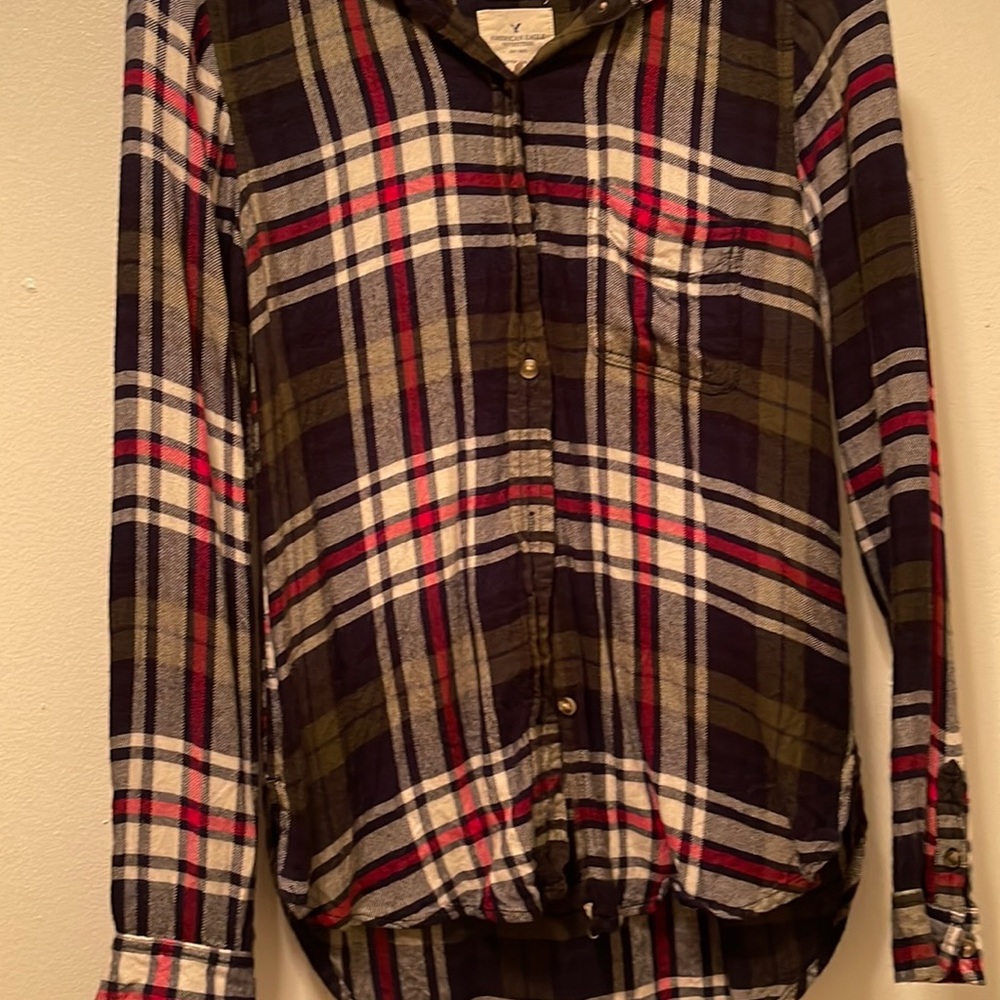 Long sleeve button down shirt boyfriend fit.